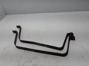  Fuel tank holder 