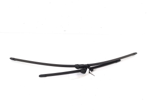 Windshield wiper blades
