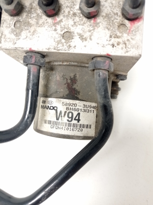 Kia Sportage (2010–2016) ABS unit 589203U940 - 4