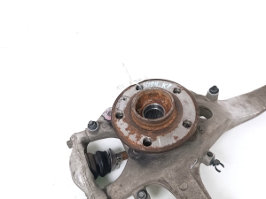VOLVO S60 III (2018–2026) Front wheel hub - 2