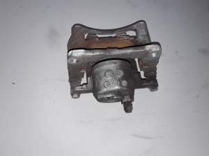TOYOTA PRIUS Prime (2016–2022) Front brake caliper 47750-47060 - 2