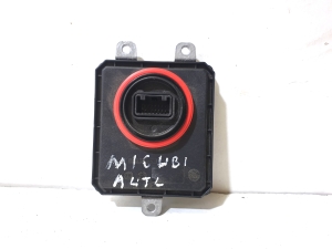 Xenon headlight control unit - 4B45X19