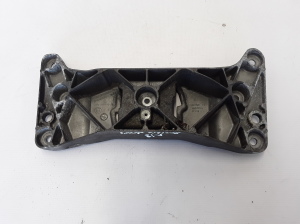 BMW 5 SERIES F10 (2010–2017) Käigukasti kinnitus 22326777613 - 2