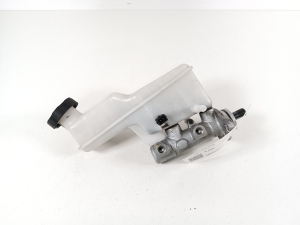 Kia Sportage (2010–2016) Brake master cylinder 585102S920 - 2