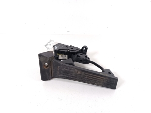   Gaspedal  - 327002S900 