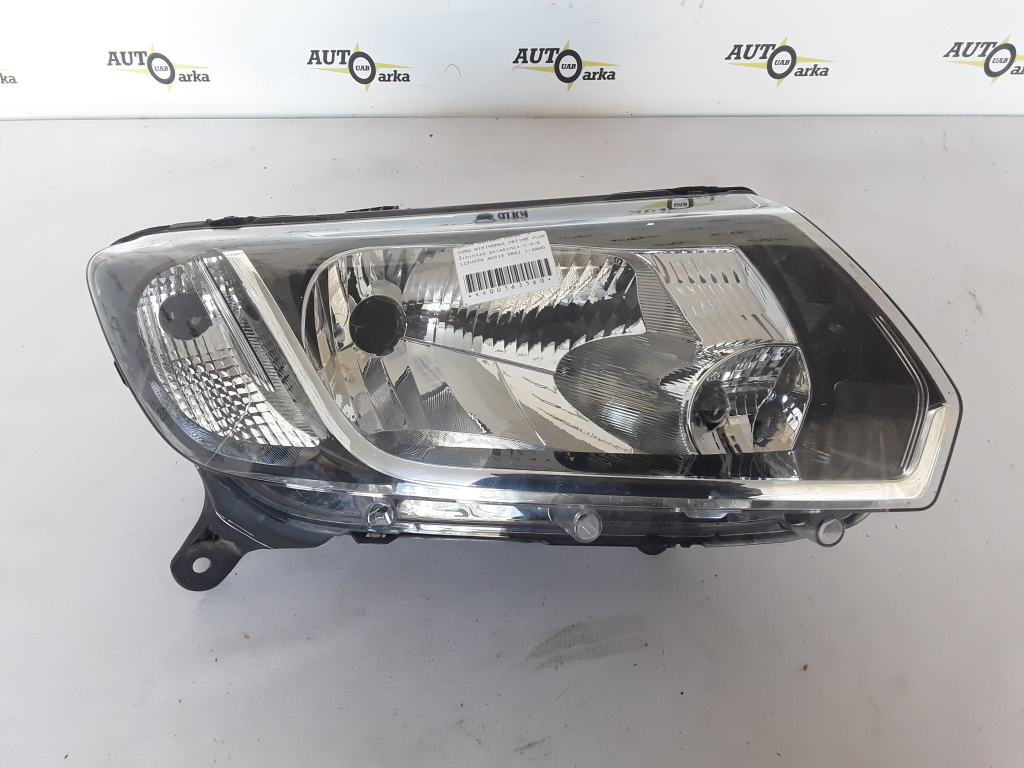 Dacia Sandero (2012–2021) Headlight 260107737R Dacia Sandero (2012–2021) Headlight 260107737R