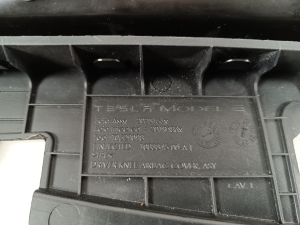 Tesla Model 3 3 (2016–2024) Ceļgalu drošības spilvens 107782500D - 2