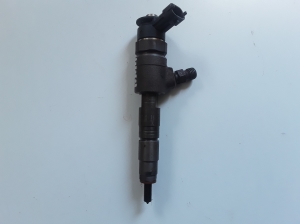  Fuel injector 