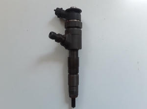  Fuel injector 