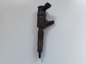  Fuel injector 