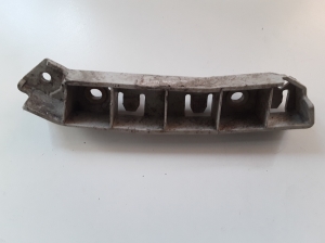  Front bumper bracket 