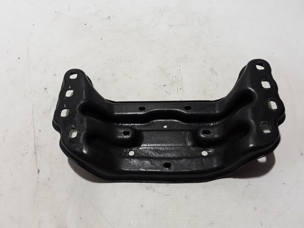 Mercedes Benz GLC-Class 253 (2015–2019) Engine bracket A2052402402 Mercedes Benz GLC-Class 253 (2015–2019) Engine bracket A2052402402