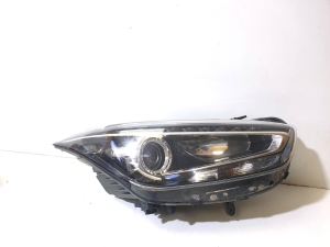Hyundai i40 (2011–2026) Scheinwerfer vorne 01102A0001