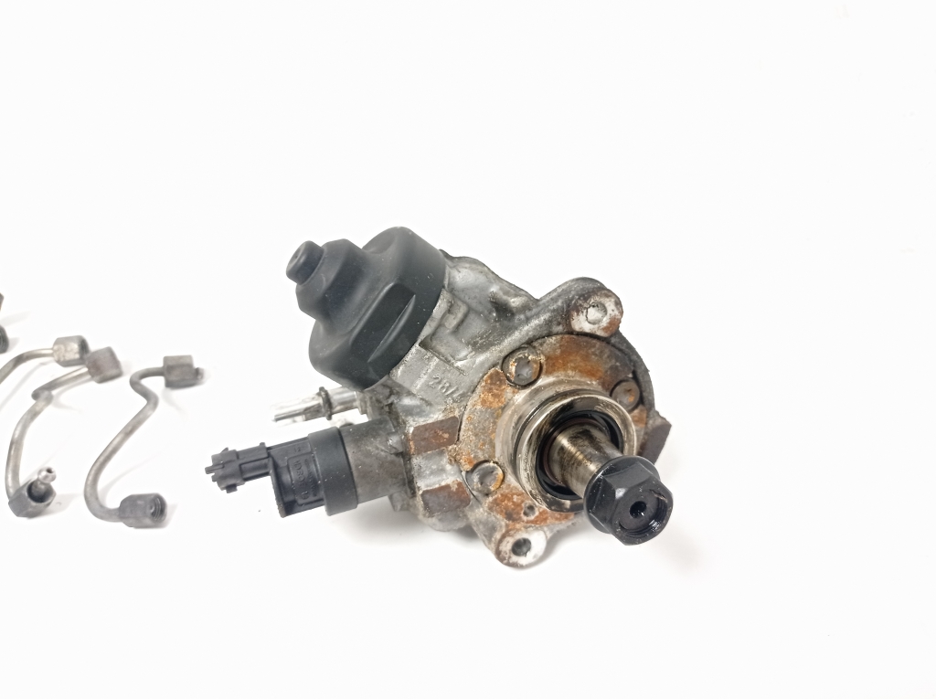 KIA Sportage 3 generation (2010-2015) Fuel system 331002F000, 0445010511, 338002F300 25745309