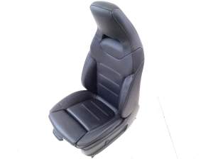 Mercedes Benz CLA-Class W118 (2019–2026) Vordersitz und seine Teile - 5
