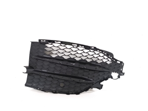   Front bumper lower grille 