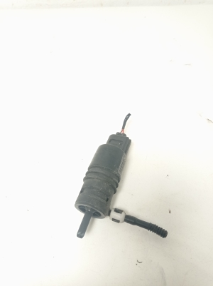 BMW 1 SERIES F20 (2010–2026) Front windshield washer pump 7302589 - 2