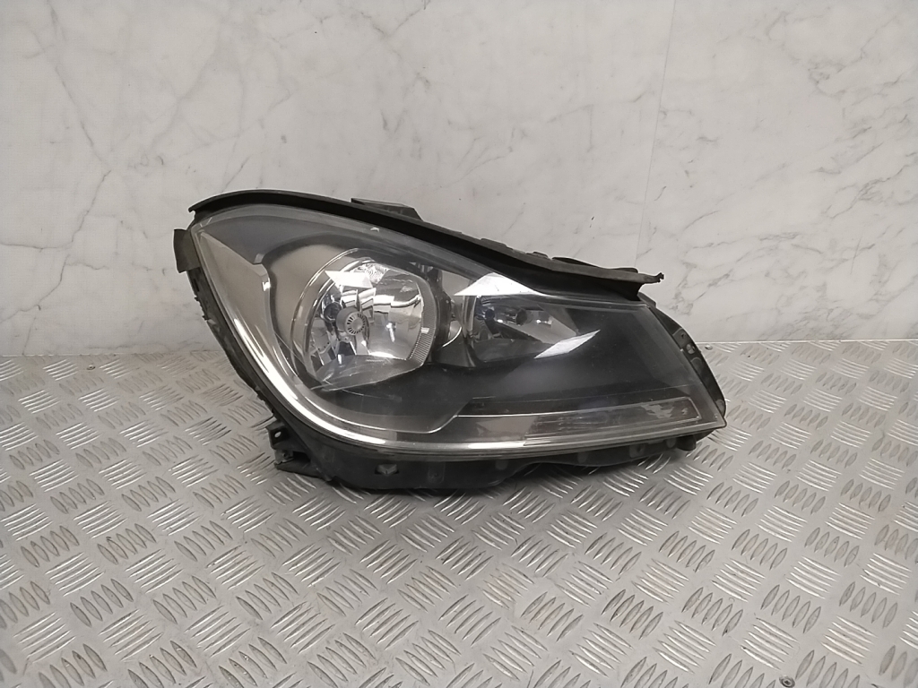 MERCEDES-BENZ C-Class W204/S204/C204 (2004-2015) Правий передній фар A2048209659 25804541