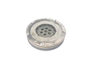  Clutch flywheel 