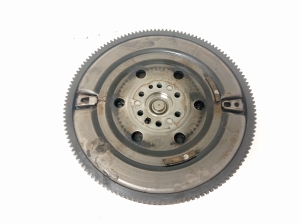  Clutch flywheel 