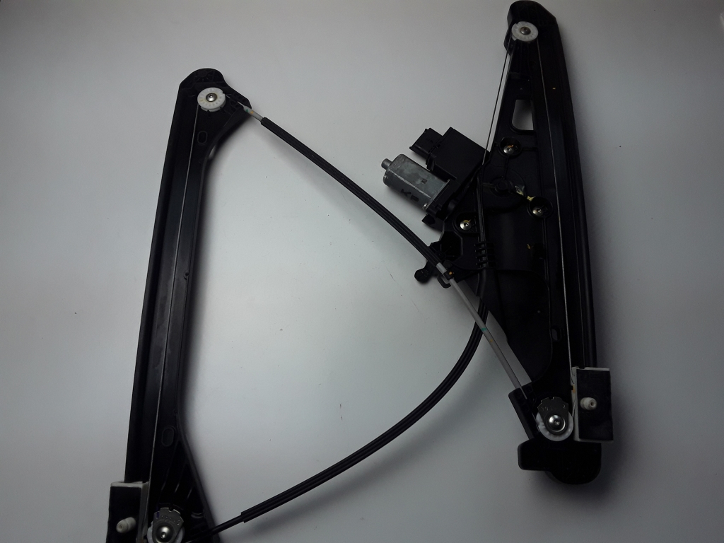 PEUGEOT 3008 2 generation (2017-2023) Front Left Door Window Regulator 9830389380 25795244