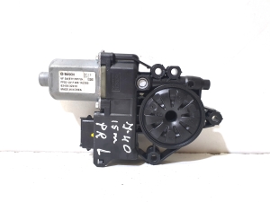 Fensterhebermotor vorne - 824503Z010