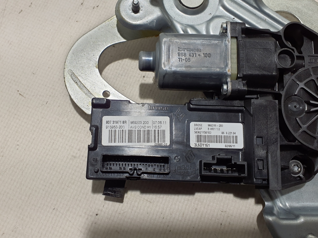 RENAULT Scenic 3 generation (2009-2015) Regulator de geam ușă stânga față 807212569R 25778097