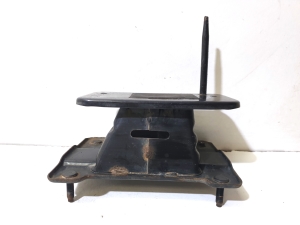 Rear bumper bracket