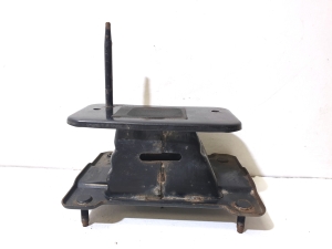 Rear bumper bracket