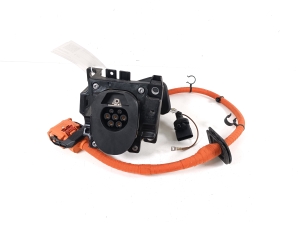 Battery charging port - 4KL971093M