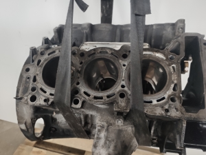  Engine block 