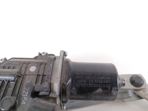 Volkswagen Tiguan (2017–2026) Windshield wiper mechanism and its parts - 3