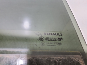 RENAULT Austral (2022–2026) Aizmugurējo sānu durvju stikls 823000402R - 3