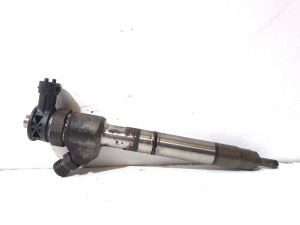  Fuel injector 