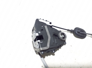 RENAULT Austral (2022–2026) Rear side door lock 825008232R - 4