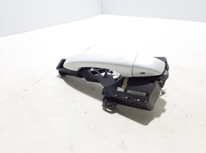 RENAULT Austral (2022–2026) Front door external opening handle and its details - 2