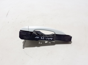 RENAULT Austral (2022–2026) Front door external opening handle and its details - 4
