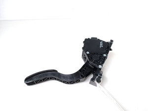 TOYOTA PRIUS Prime (2016–2022) Accelerator pedal 78110-12100 - 2