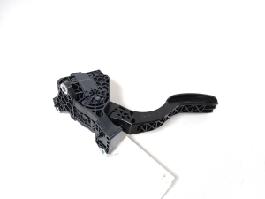 TOYOTA PRIUS Prime (2016–2022) Accelerator pedal 78110-12100 - 4