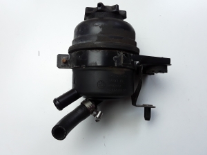   Tank power steering pump 