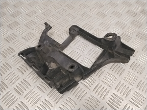  Rear bumper bracket 