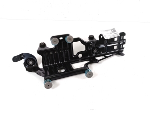 Halter Luftfederung Kompressor - 4KE616006E