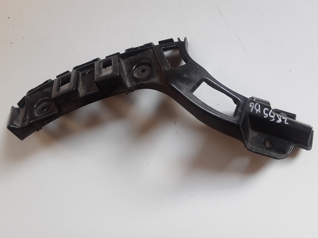 Aizmugurējā kreisā bampera stiprinājums