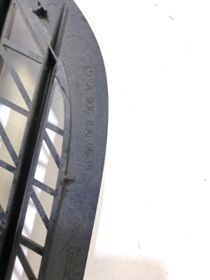 Mercedes Benz Sprinter /906/ (2006–2018) Priekšējā bampera apakšējā reste A9068360618 - 2
