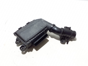 RENAULT Austral (2022–2026) Luftfiltergehäuse 165003299R - 4