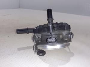 RENAULT Austral (2022–2026) Auxiliary water pump 149413358R - 3