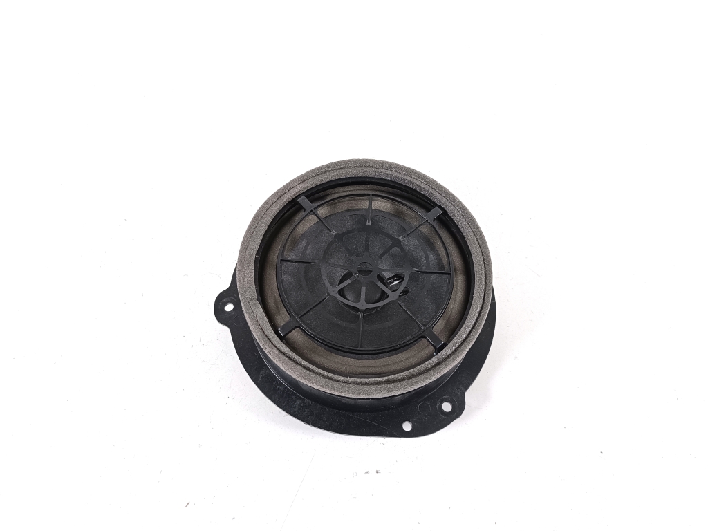 AUDI A4 B9 (2015–2026) Tagumise külgukse kõlar 8W5035411 AUDI A4 B9 (2015–2026) Tagumise külgukse kõlar 8W5035411
