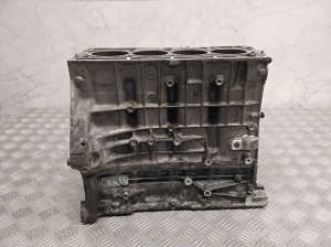  Engine block 