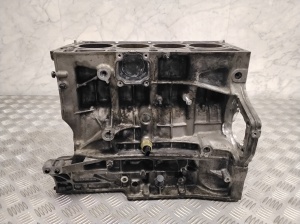  Engine block 