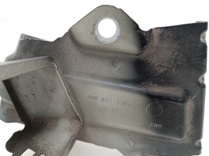 AUDI Q7 (2015–2026) Weitere Details des Frontrahmens 4M0821132B - 3